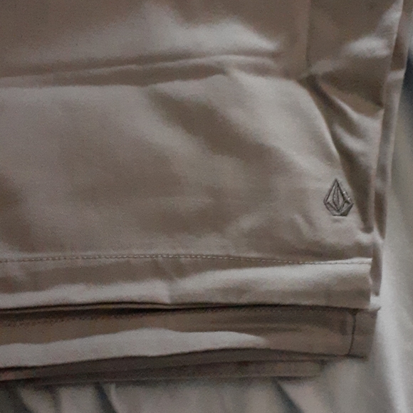 Volcom gray shorts - Picture 2 of 2
